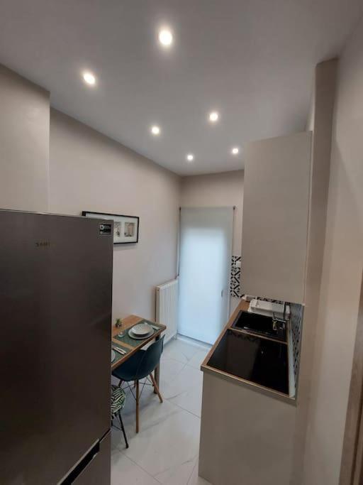 Cozy Flat In Thessaloniki Apartment Exterior photo